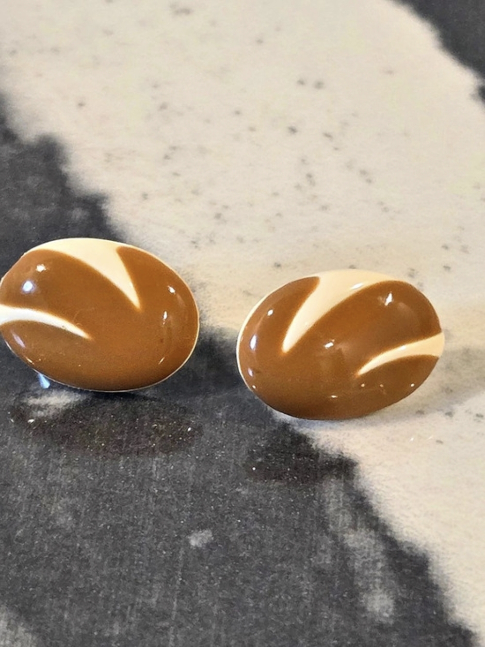 Vintage Caramel Brown & Cream Swirl Oval Resin Cabochon Stud Earrings
